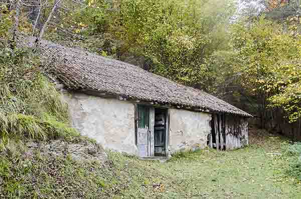 Reyno de Navarra - selva de Irati 17 - casa forestal.jpg